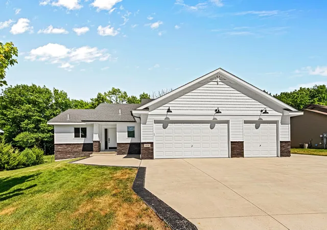 1st image of 604 Nelson Ln, Center City, MN 55012 | MLS# 7083277