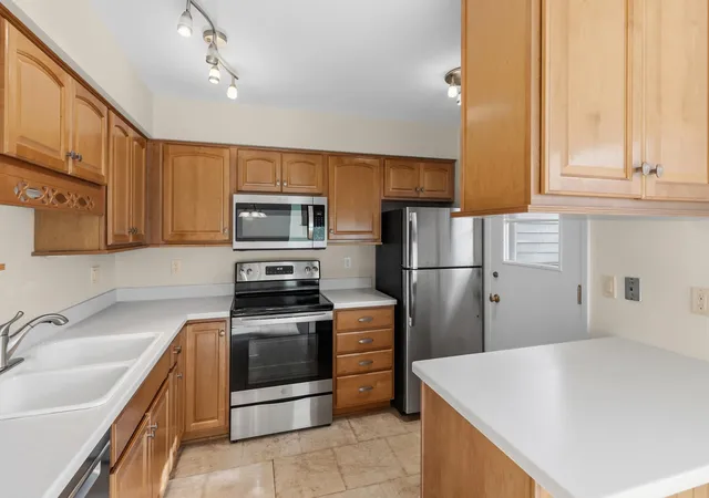 Photo 3 of Single family home for sale at 987 Carmel Ct, Saint Paul, MN 55126 | MLS# 7083342 | Listing updated on 2026-10-23
