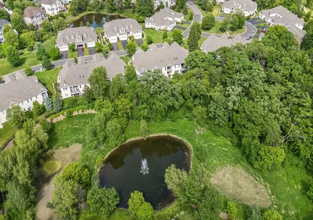 3rd image of 1454 Steeplechase Ln #18, Eagan, MN 55122 | MLS# 7083346