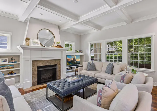 4th image of 238 Broadway Ave N, Wayzata, MN 55391 | MLS# 7083395