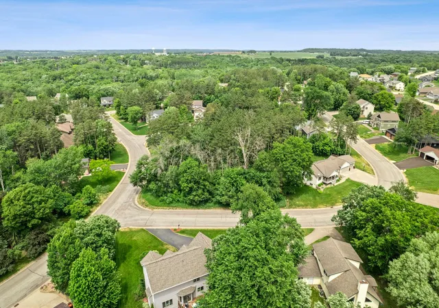 Homes for sale in Prescott, WI | 595 Hillside Dr, Prescott, WI 54021 | MLS# 7083469