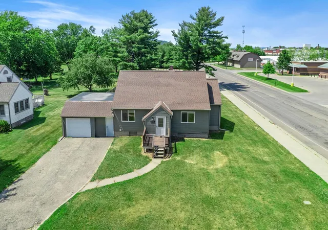 Homes for sale in Lake City, MN | 1000 W Lyon Ave, Lake City, MN 55041 | MLS# 7083473