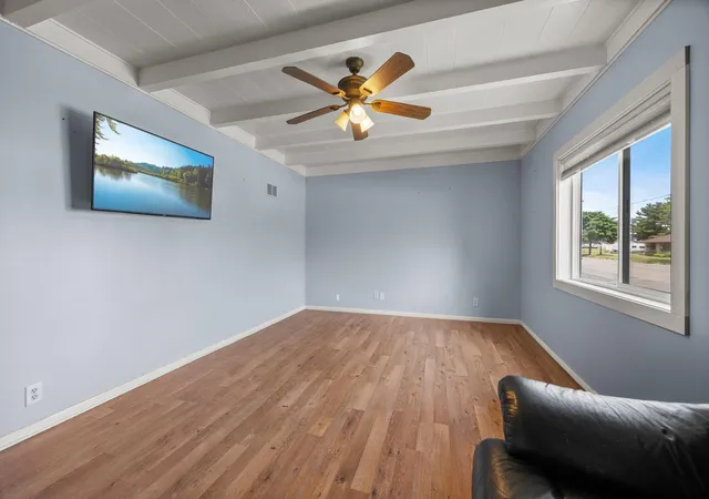 2nd image of 1000 W Lyon Ave, Lake City, MN 55041 | MLS# 7083473