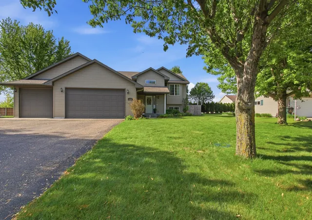 Homes for sale in Willmar, MN | 1705 Richland Ave Sw, Willmar, MN 56201 | MLS# 7083538