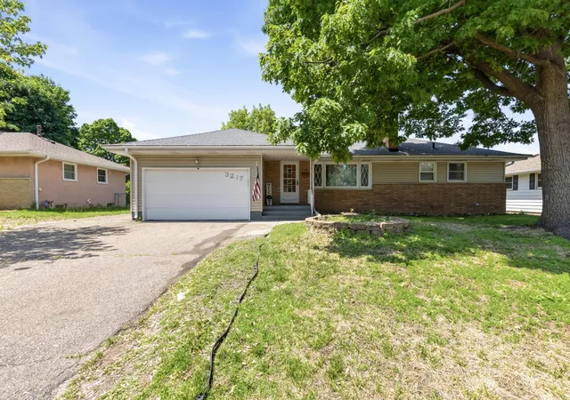 2nd image of 3217 Welcome Ave N, Crystal, MN 55422 | MLS# 7083569