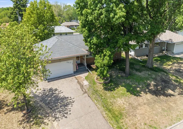 3rd image of 3217 Welcome Ave N, Crystal, MN 55422 | MLS# 7083569