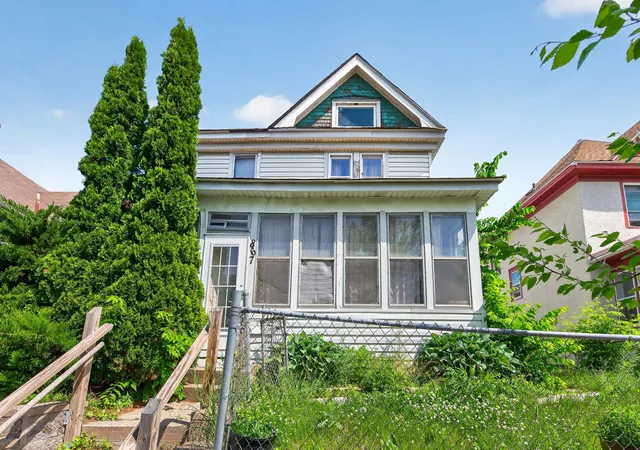 Photo 1 of Sale Pending at 867 Aurora Ave, Saint Paul, MN 55104 | MLS# 7083616 | Listing updated on 2026-09-18