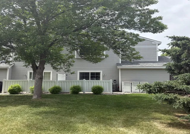 Homes for sale in Apple Valley, MN | 15929 Flotilla Trl #266, Apple Valley, MN 55124 | MLS# 7083620