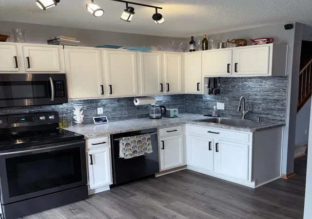Homes for sale in Apple Valley, MN | 15929 Flotilla Trl #266, Apple Valley, MN 55124 | MLS# 7083620