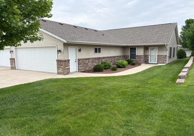 Homes for sale in Redwood Falls, MN | 307 Aspenwood Dr, Redwood Falls, MN 56283 | MLS# 7083647