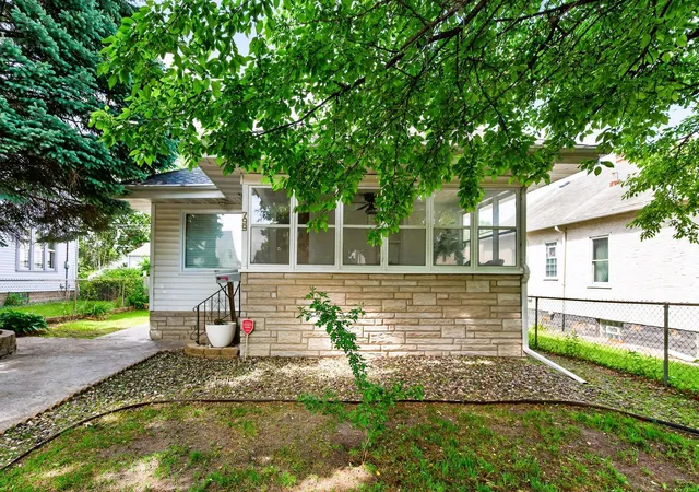 Photo 3 of Single family home for sale at 799 Fuller Ave, Saint Paul, MN 55104 | MLS# 7083652 | Listing updated on 2026-10-07