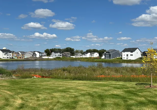 37th image of 2048 Tamarack Rd, Carver, MN 55315 | MLS# 7083708