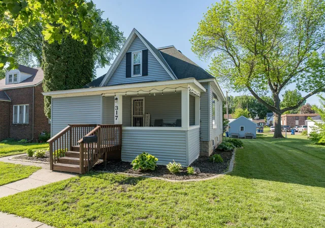 Homes for sale in Sleepy Eye, MN | 317 Walnut St Sw, Sleepy Eye, MN 56085 | MLS# 7083724