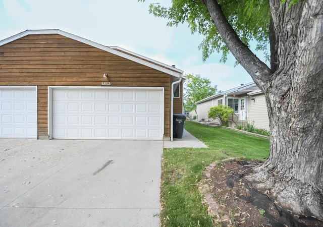 Homes for sale in Fargo, ND | 1513 28th Ave S, Fargo, ND 58103 | MLS# 7083825