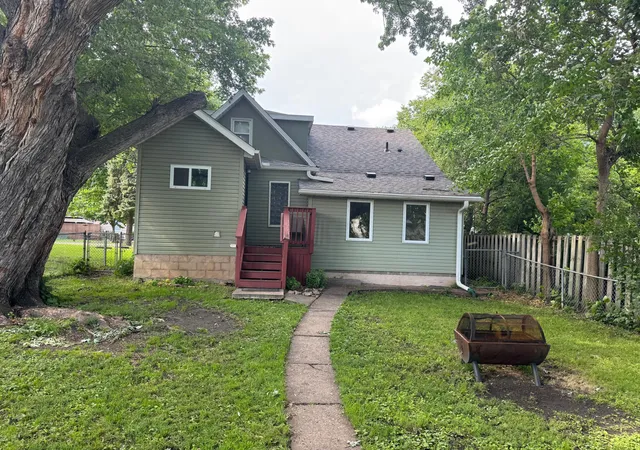 4th image of 878 Monroe Ct, Saint Paul, MN 55102 | MLS# 7083832