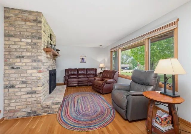 Photo 3 of Sale Pending at 2260 Old Post Rd, Maple Plain, MN 55359 | MLS# 7083857 | Listing updated on 2026-08-19