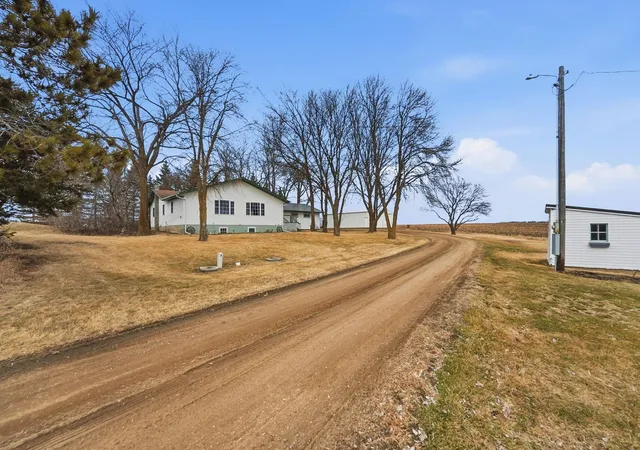 Homes for sale in Osakis, MN | 15682 150th St, Osakis, MN 56360 | MLS# 7083859