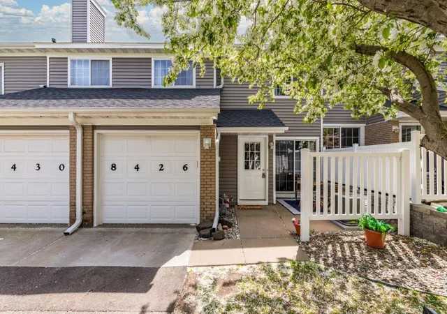 Homes for sale in Inver Grove Heights, MN | 8426 Copperfield Wy #93, Inver Grove Heights, MN 55076 | MLS# 7083865