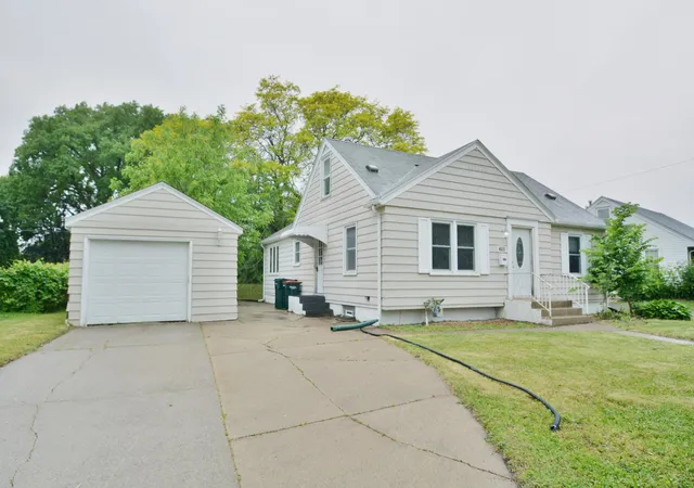 Homes for sale in Columbia Heights, MN | 4522 Chatham Rd Ne, Columbia Heights, MN 55421 | MLS# 7083896