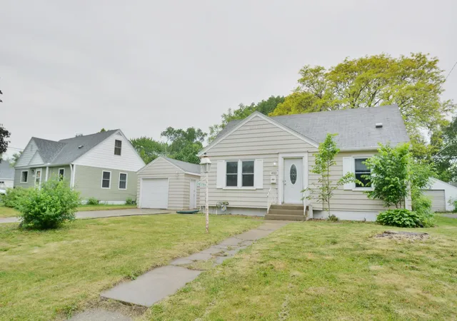 Homes for sale in Columbia Heights, MN | 4522 Chatham Rd Ne, Columbia Heights, MN 55421 | MLS# 7083896
