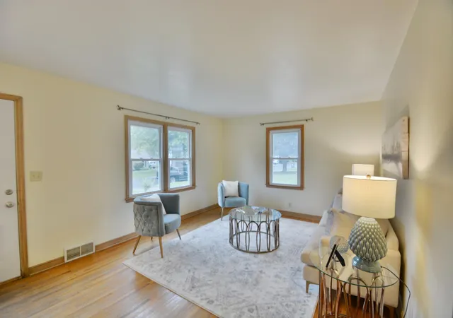 4th image of 4522 Chatham Rd Ne, Minneapolis, MN 55421 | MLS# 7083896