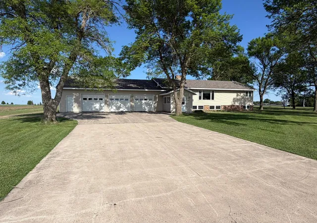 Homes for sale in Renville, MN | 905 Main St N, Renville, MN 56284 | MLS# 7083956