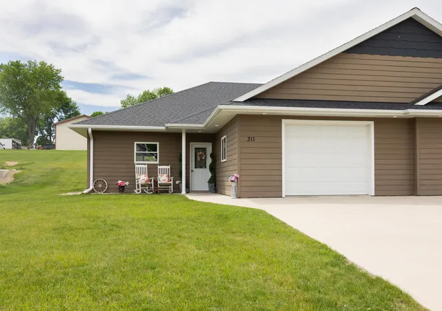 Photo 1 of Townhouse for sale at 311 Tennessee Ave, Adrian, MN 56110 | MLS# 7083965 | Listing updated on 2026-07-24