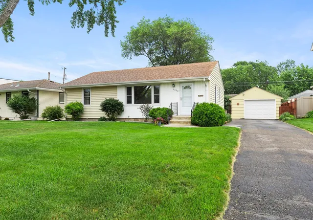 5th image of 4850 Zane Ave N, Crystal, MN 55429 | MLS# 7083972