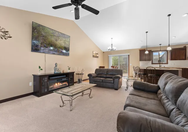 4th image of 870 Portsmith Dr Nw, Rochester, MN 55901 | MLS# 7083989