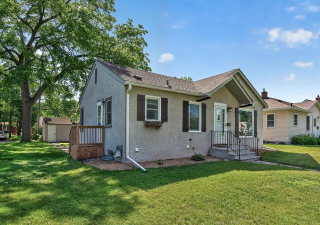 Photo 3 of Sale Pending at 7225 Grand Ave S, Minneapolis, MN 55423 | MLS# 7084012 | Listing updated on 2026-08-20