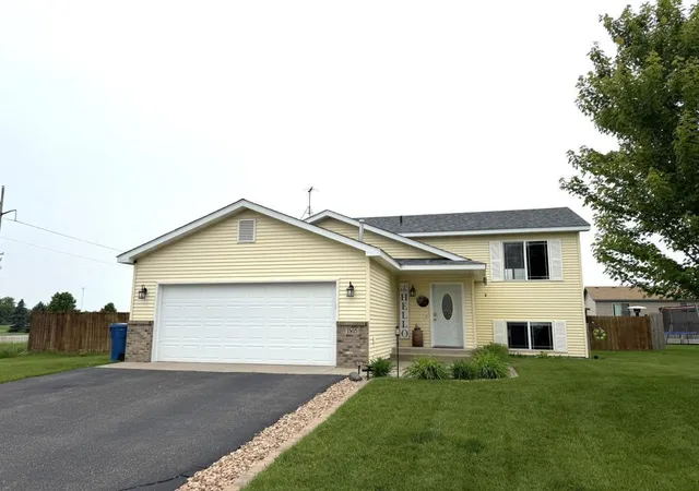 1st image of 1503 Park View Ln Ne, Sauk Rapids, MN 56379 | MLS# 7084060