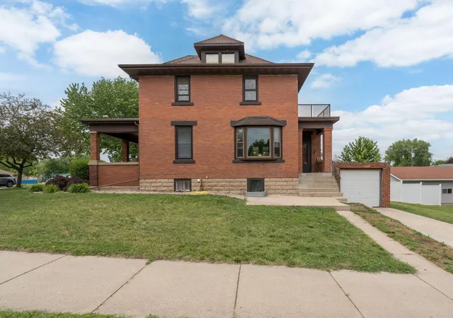 Photo 1 of Single family home for sale at 700 N State St, New Ulm, MN 56073 | MLS# 7084136 | Listing updated on 2026-09-16