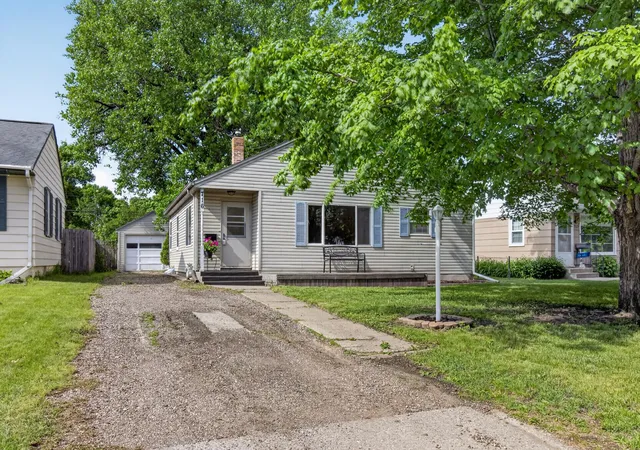 Homes for sale in Fergus Falls, MN | 716 W 7th Ave, Fergus Falls, MN 56537 | MLS# 7084183