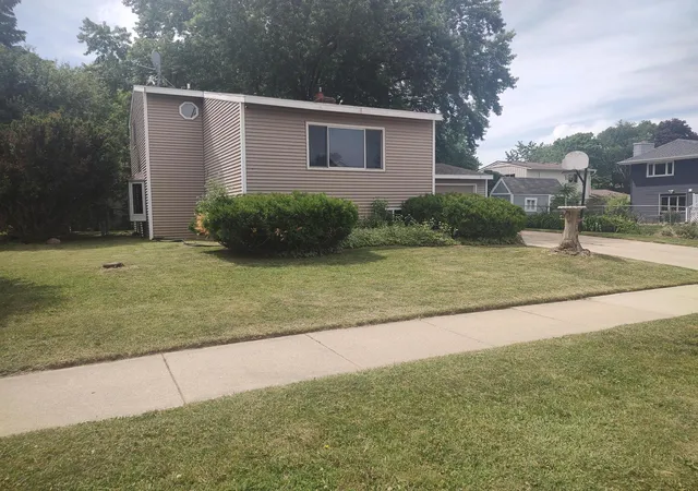 Homes for sale in Rochester, MN | 1404 City View Ct Ne, Rochester, MN 55906 | MLS# 7084259