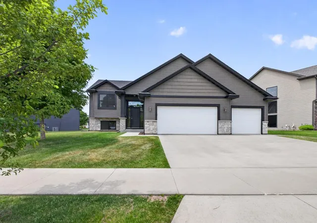 1st image of 2287 Phoenix Rd Sw, Rochester, MN 55902 | MLS# 7084278