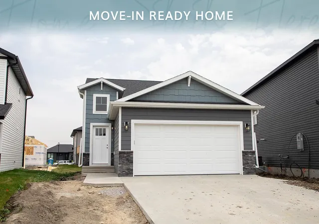Homes for sale in Fargo, ND | 6782 Meadow View Dr S, Fargo, ND 58104 | MLS# 7084286