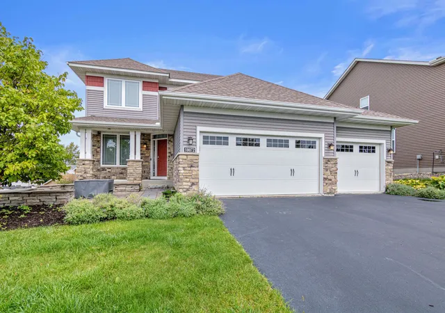 1st image of 18072 Hyde Park Ave, Lakeville, MN 55044 | MLS# 7084325