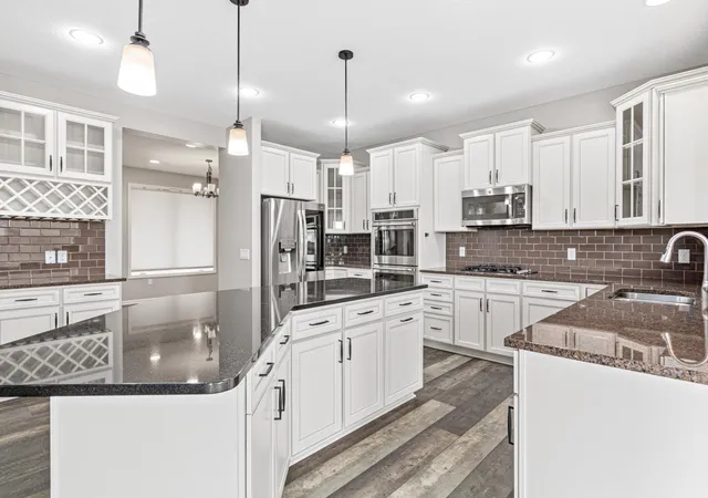 4th image of 18072 Hyde Park Ave, Lakeville, MN 55044 | MLS# 7084325