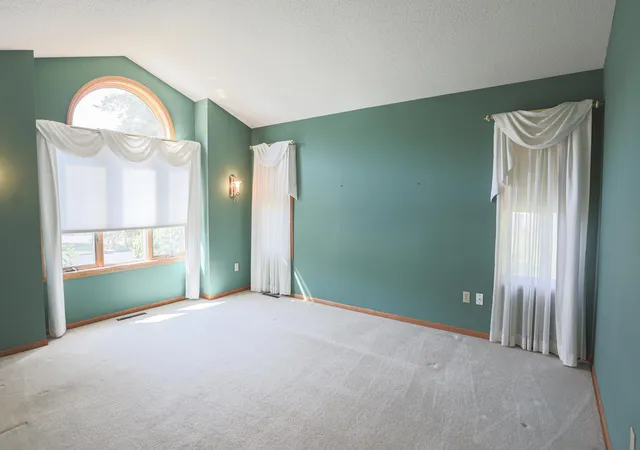 Homes for sale in River Falls, WI | 1825 Golf View Dr, River Falls, WI 54022 | MLS# 7084342