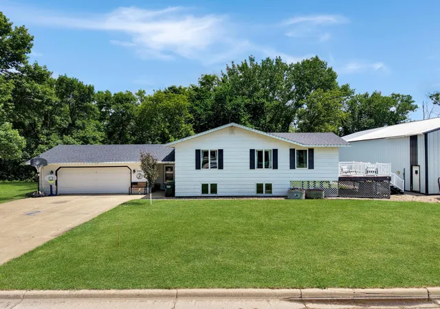 Homes for sale in Cottonwood, MN | 755 W 1st St S, Cottonwood, MN 56229 | MLS# 7084355