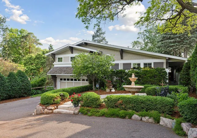 Homes for sale in Wayzata, MN | 3035 Casco Point Rd, Wayzata, MN 55391 | MLS# 7084416