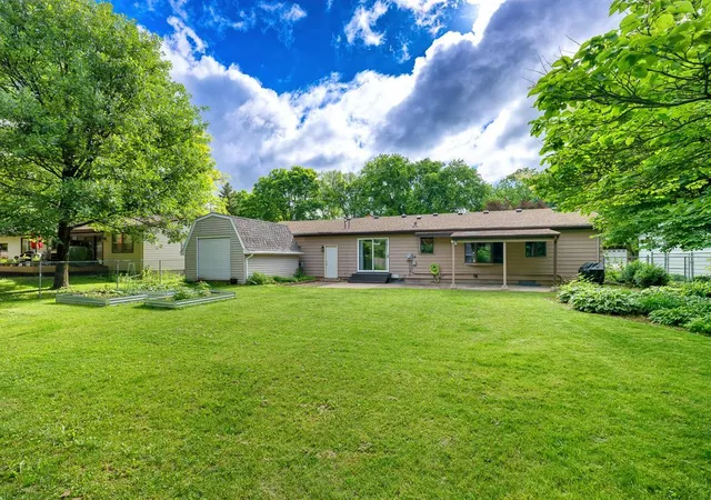 Homes for sale in River Falls, WI | 753 Valley View Dr, River Falls, WI 54022 | MLS# 7084448
