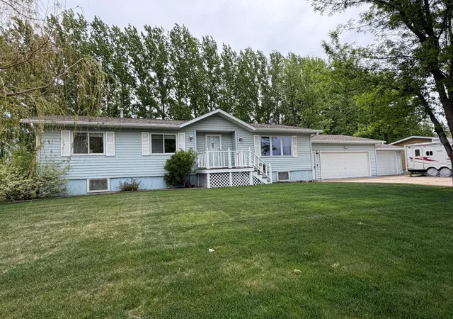 Homes for sale in Roseau, MN | 716 Main Ave S, Roseau, MN 56751 | MLS# 7084452