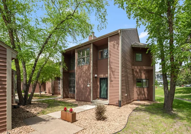 2nd image of 1335 Spencer Rd W, Saint Paul, MN 55108 | MLS# 7084459