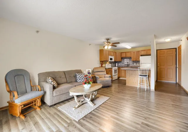 4th image of 880 Lyn Wy #304, Hastings, MN 55033 | MLS# 7084461