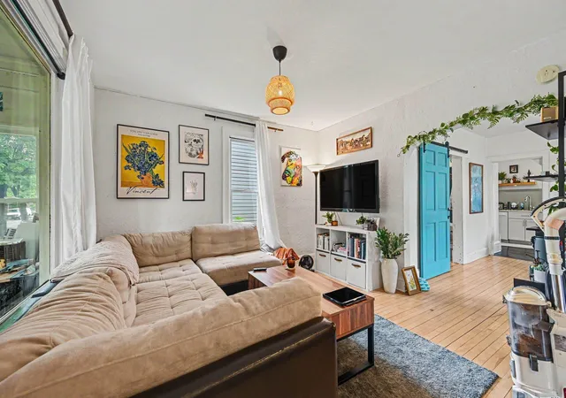 4th image of 1095 12Th Ave Se, Minneapolis, MN 55414 | MLS# 7084468