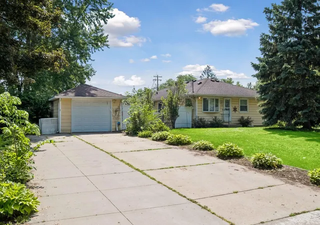 Homes for sale in Cottage Grove, MN | 6592 85Th St S, Cottage Grove, MN 55016 | MLS# 7084486