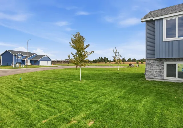 Photo 3 of Single family home for sale at 305 Kira Ct, Paynesville, MN 56362 | MLS# 7084490 | Listing updated on 2026-10-07
