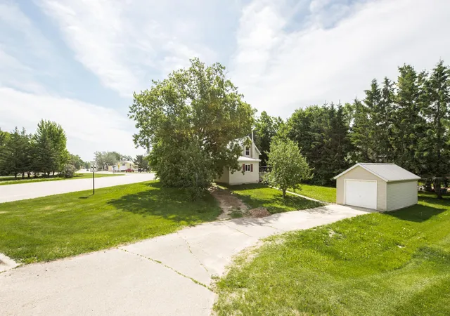 4th image of 402 Sanstead St W, Garfield, MN 56332 | MLS# 7084495