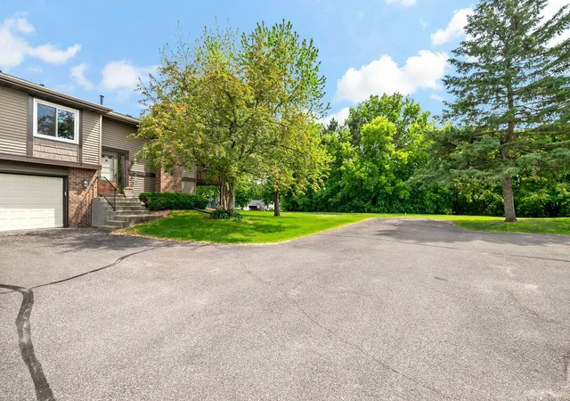 Homes for sale in Woodbury, MN | 2890 Castleford Ct, Woodbury, MN 55125 | MLS# 7084523